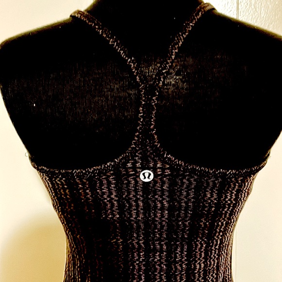 lululemon athletica Tops - Lululemon tank with built in shelf bra. Size 6 perfect condition 🤍 …!